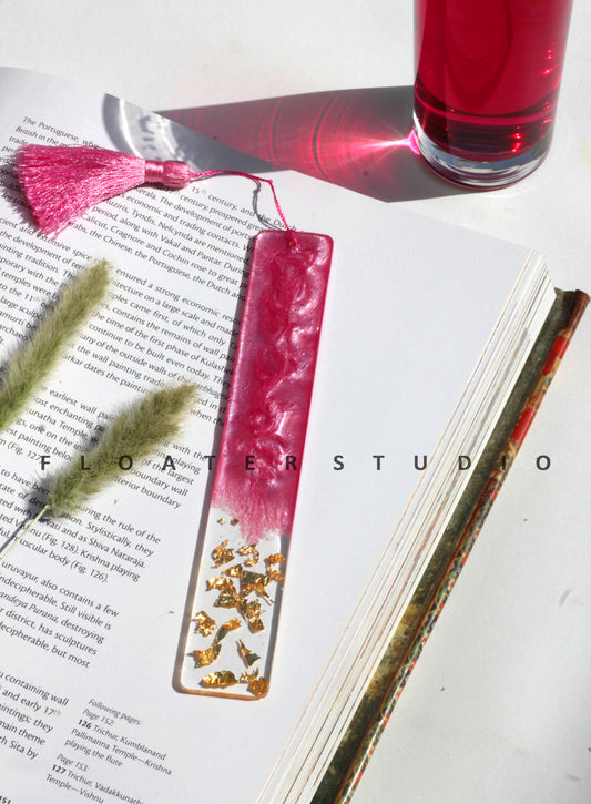 Bookmark, Resin Bookmark in Four Colour Pink, Blue, Yellow and Green, with Transparent Gold Leaf, Beautiful Page Marker