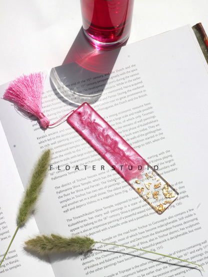 Bookmark, Resin Bookmark in Four Colour Pink, Blue, Yellow and Green, with Transparent Gold Leaf, Beautiful Page Marker